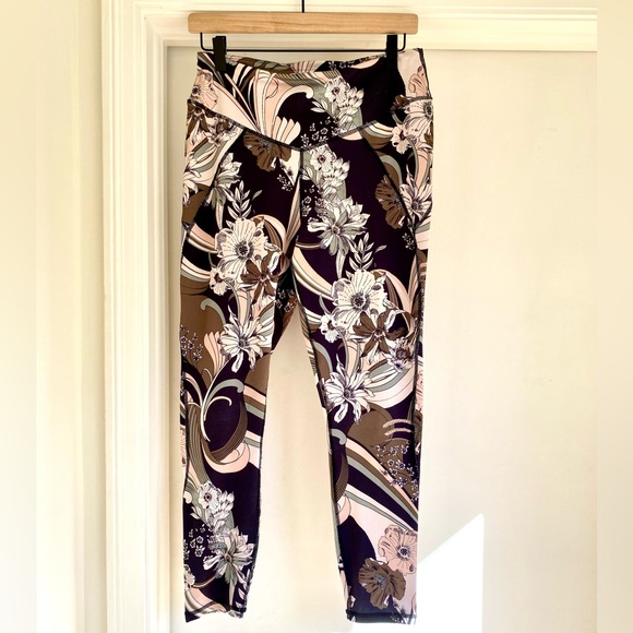 Free People FP Movement Wave Crush Yoga Leggings Floral Size Medium Athleisure - Picture 5 of 10